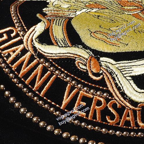 2021秋冬 ヴェルサーチVERSACE ヴェルサーチコピーブランド 個性的 2色可選 ロゴパーカー プルオーバーパーカー おしゃれさ抜群パーカ 