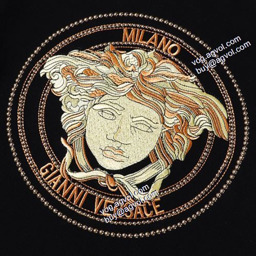 2021秋冬 ヴェルサーチVERSACE ヴェルサーチコピーブランド 個性的 2色可選 ロゴパーカー プルオーバーパーカー おしゃれさ抜群パーカ 