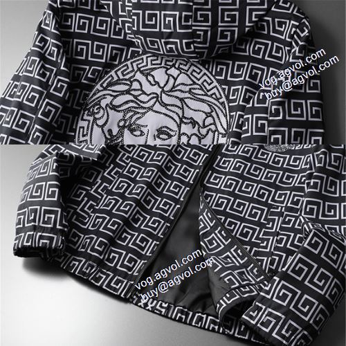 人気新品★超特価★ 2021秋冬 ヴェルサーチVERSACE ヴェルサーチブランド 偽物 通販 コート ブルゾン 適度な厚み 秋のお出かけに最適 