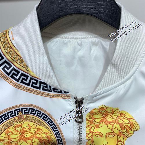 選べる極上 ジャケット 花プリントデザインジャケット 2021秋冬 ヴェルサーチVERSACE ヴェルサーチスーパーコピー ブルゾン 堪能できるコート