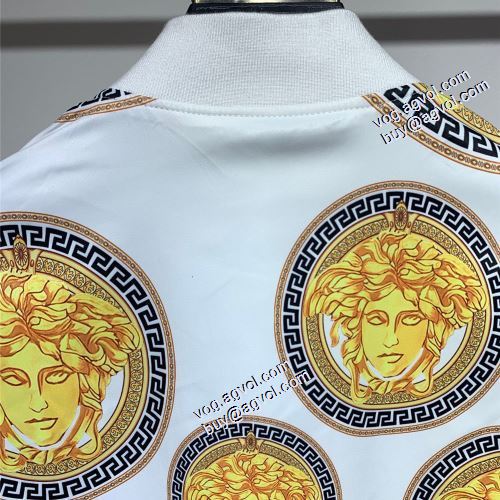 選べる極上 ジャケット 花プリントデザインジャケット 2021秋冬 ヴェルサーチVERSACE ヴェルサーチスーパーコピー ブルゾン 堪能できるコート