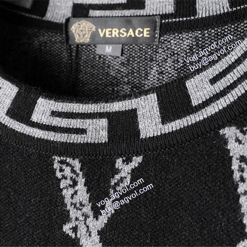 2021秋冬 ヴェルサーチVERSACE ヴェルサーチスーパーコピー 今買い◎得 セーター ハリのある プルオーバー 防寒機能ある