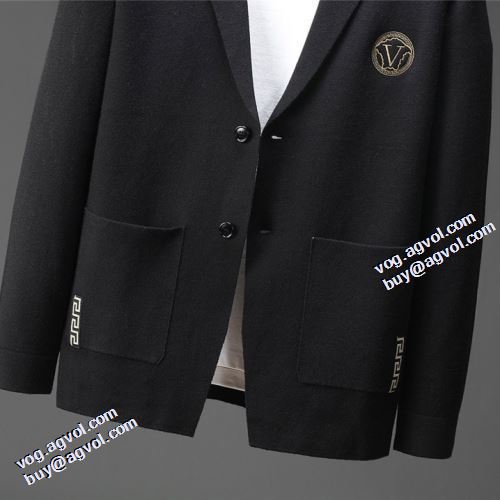 スーツ レジャー 2021秋冬 ヴェルサーチコピー しっかり暖かな感じ ブランド ヴェルサーチVERSACE 魅力ファッション　