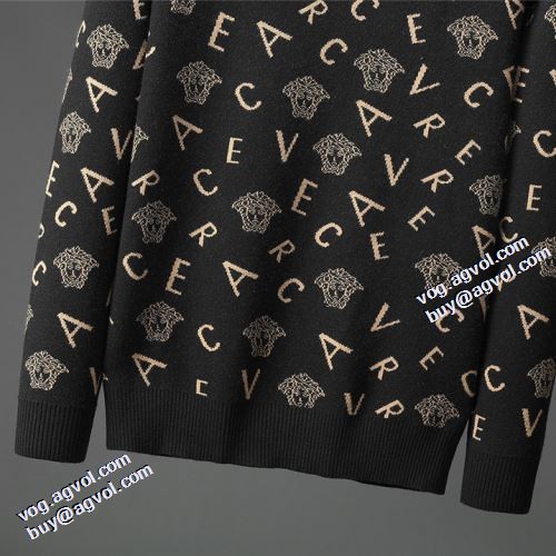 ヴェルサーチスーパーコピー 激安 希少価値大！ 2021秋冬 ヴェルサーチVERSACE セーター 秋のお出かけに最適
