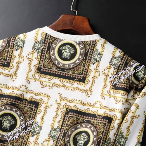 2021秋冬 ヴェルサーチVERSACE プルオーバーパーカー 3色可選 人気新品★超特価★ ロゴパーカー おしゃれさ抜群パーカ ヴェルサーチブランドコピー