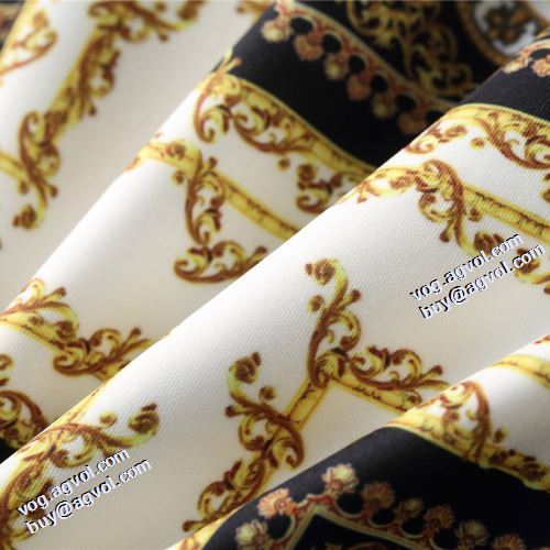 2021秋冬 ヴェルサーチVERSACE プルオーバーパーカー 3色可選 人気新品★超特価★ ロゴパーカー おしゃれさ抜群パーカ ヴェルサーチブランドコピー