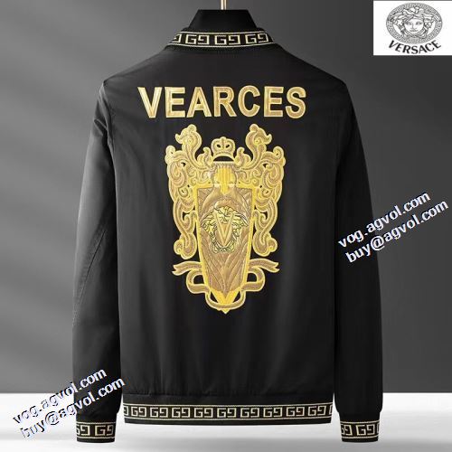 着心地抜群 2021秋冬 ジャケット ヴェルサーチブランド コピー ヴェルサーチVERSACE エレガントな装い 適度な厚み