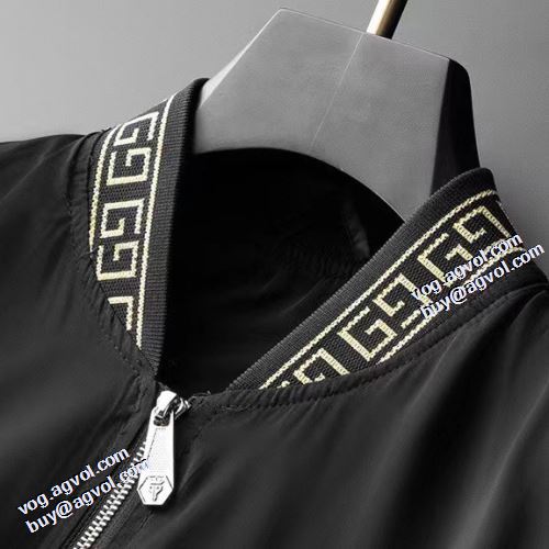 着心地抜群 2021秋冬 ジャケット ヴェルサーチブランド コピー ヴェルサーチVERSACE エレガントな装い 適度な厚み