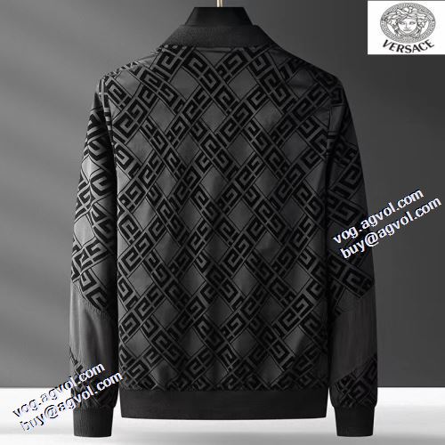 防寒機能ある プリント柄 2021秋冬 大絶賛の履き心地! ブルゾン ヴェルサーチVERSACE 海外セレブ愛用 ヴェルサーチスーパーコピー