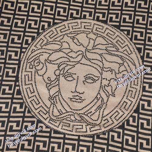 今買い◎得 2021秋冬 ヴェルサーチコピー 選べる極上 ヴェルサーチVERSACE セーター ハリのある しっかり暖かな感じ