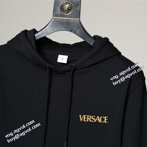 おすすめ/オススメ 2021秋冬 ヴェルサーチVERSACE ヴェルサーチコピー ブランド ジャージセット 2色可選 飽きのこないデザイン