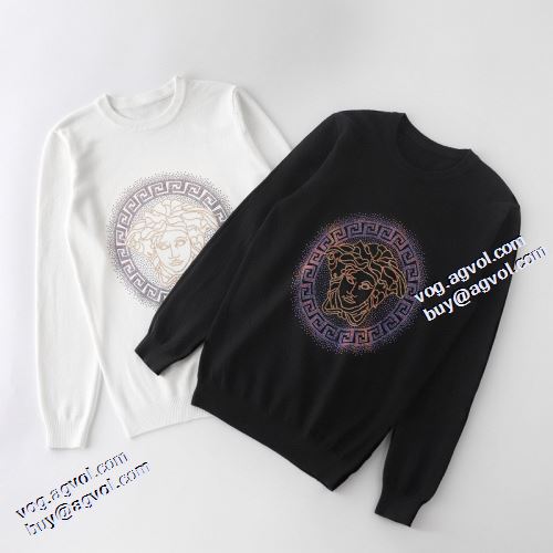 2021秋冬 高級感ある ヴェルサーチVERSACE 2色可選 オシャレロゴパーカー 秋の定番 ヴェルサーチスーパーコピー 激安 プルオーバーパーカー