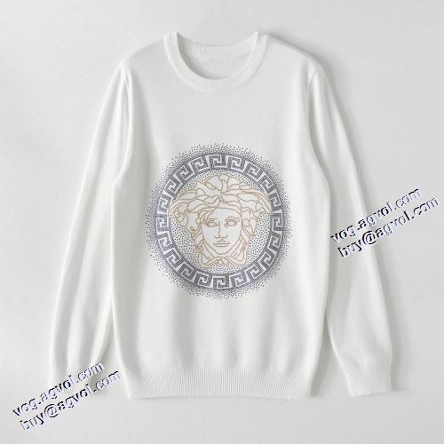 2021秋冬 高級感ある ヴェルサーチVERSACE 2色可選 オシャレロゴパーカー 秋の定番 ヴェルサーチスーパーコピー 激安 プルオーバーパーカー