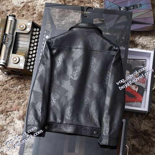 数に限りがある 2021秋冬 ヴェルサーチスーパーコピー タックを寄せたふんわり衿 ヴェルサーチVERSACE ジャケット 高級感漂わせる