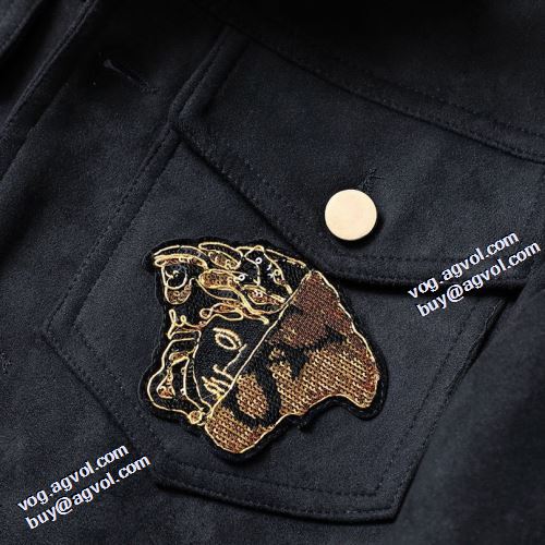 ジャケット 2021秋冬 ヴェルサーチVERSACE ヴェルサーチブランドスーパーコピー 落ち着いた感覚 適度な厚み