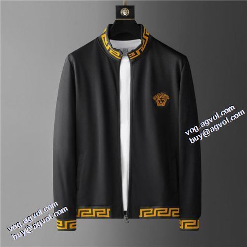 2年以上連続１位獲得 2021秋冬 セットアップ上下 ヴェルサーチVERSACE ヴェルサーチスーパーコピー 堪能できるコート 高級感漂わせる