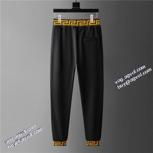 2年以上連続１位獲得 2021秋冬 セットアップ上下 ヴェルサーチVERSACE ヴェルサーチスーパーコピー 堪能できるコート 高級感漂わせる