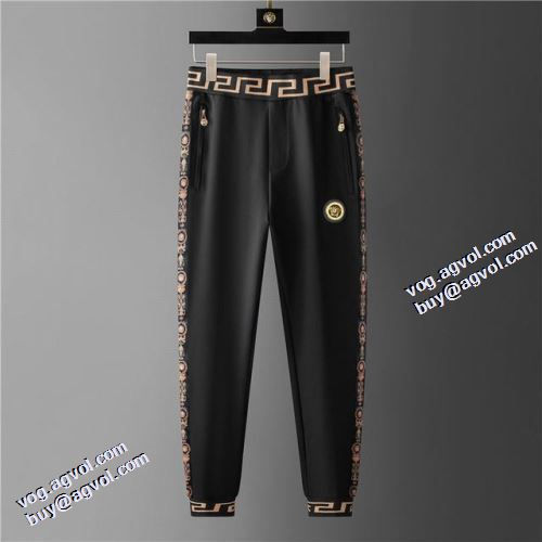 2021秋冬 ヴェルサーチコピー 海外限定ライン ヴェルサーチVERSACE ジャージセット 中わたジャケット 艶やかなコート