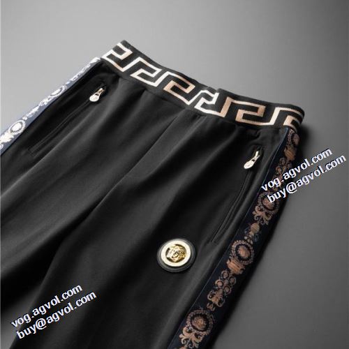 2021秋冬 ヴェルサーチコピー 海外限定ライン ヴェルサーチVERSACE ジャージセット 中わたジャケット 艶やかなコート