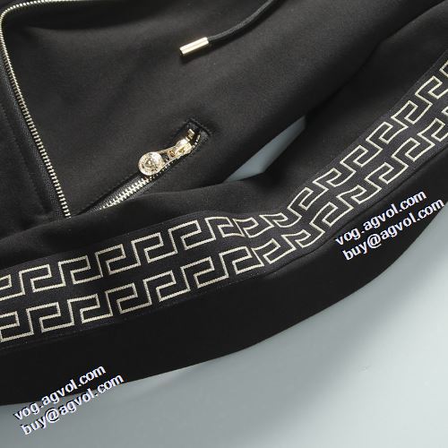 ヴェルサーチコピー ブランド 2021秋冬 ジャージセット ヴェルサーチVERSACE 上品に着こなせ プリント柄 優美なお出かけスタイル