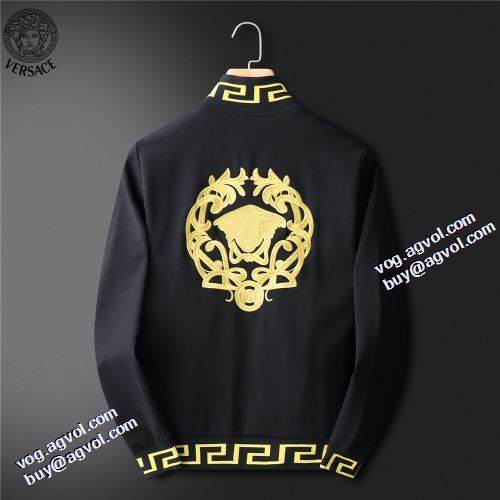 おしゃれに絶大な人気の ジャージセット プリント柄 人目を惹くデザイン 2021秋冬 ヴェルサーチVERSACE ヴェルサーチ偽物ブランド