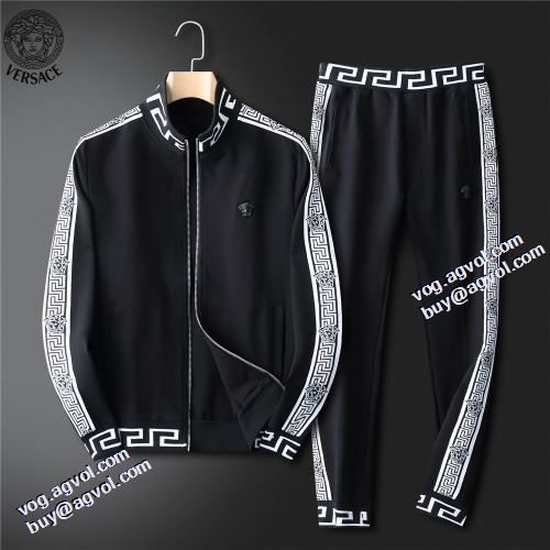 2021秋冬 ヴェルサーチブランドスーパーコピー セットアップ上下 ヴェルサーチVERSACE シックスタイルに活躍 プリント柄 ハリのある