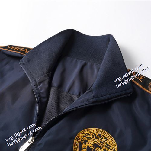 2021秋冬 ヴェルサーチVERSACE 一番人気の新作はこれ ジャケット しっかり暖かな感じ 花プリントデザインジャケッ 3色可選 ヴェルサーチスーパーコピー