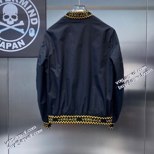 ヴェルサーチコピー 抜群な楽チン感ある大定番 2021秋冬 中わたジャケット ヴェルサーチVERSACE ジャケット 高級感漂わせる