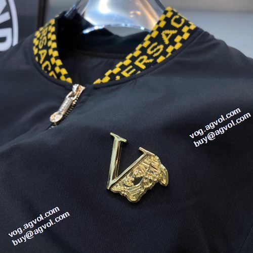 ヴェルサーチコピー 抜群な楽チン感ある大定番 2021秋冬 中わたジャケット ヴェルサーチVERSACE ジャケット 高級感漂わせる