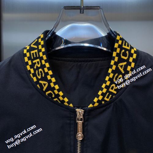 ヴェルサーチコピー 抜群な楽チン感ある大定番 2021秋冬 中わたジャケット ヴェルサーチVERSACE ジャケット 高級感漂わせる