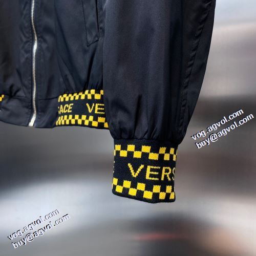 ヴェルサーチコピー 抜群な楽チン感ある大定番 2021秋冬 中わたジャケット ヴェルサーチVERSACE ジャケット 高級感漂わせる
