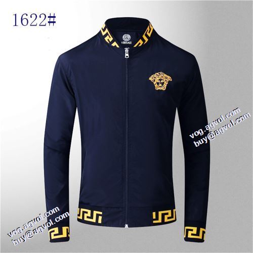 日本未入荷モデル 2021秋冬 ヴェルサーチVERSACE ジャケット しっかり暖かな感じ 3色可選 中わたジャケット ヴェルサーチコピー ブランド