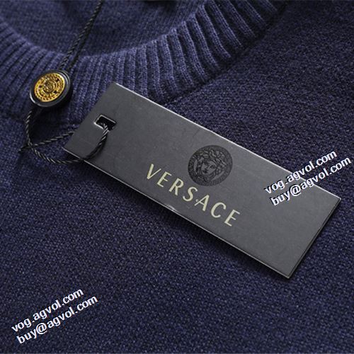 2021秋冬 ヴェルサーチブランド 偽物 通販 セーター 2色可選 ヴェルサーチVERSACE セレブ愛用の超人気商品 秋のお出かけに最適