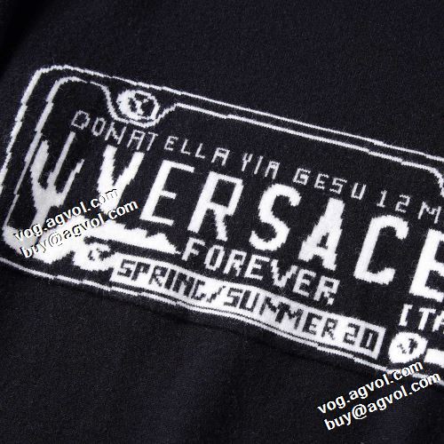 2021秋冬 ヴェルサーチVERSACE プリント柄 リブ付 セーター 2色可選 極上の着心地 ヴァレンティノブランド コピー エレガントな装い