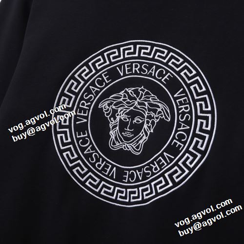 2色可選 ロゴパーカー 2021秋冬 ヴェルサーチVERSACE 高級感ある ヴェルサーチスーパーコピー 激安 リブ付 秋の定番