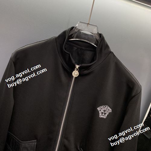 2021秋冬 ヴェルサーチVERSACE 人気 ランキング ヴェルサーチコピーブランド セットアップ上下 ポケットづき 秋着用 アウトドア系