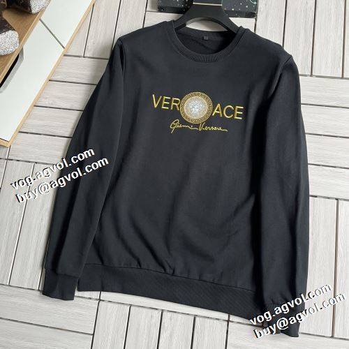 2021秋冬 ヴェルサーチVERSACE 3色可選 プルオーバーパーカー 人気 ランキング 大好評 ヴェルサーチブランド コピー ロゴパーカー 秋着用