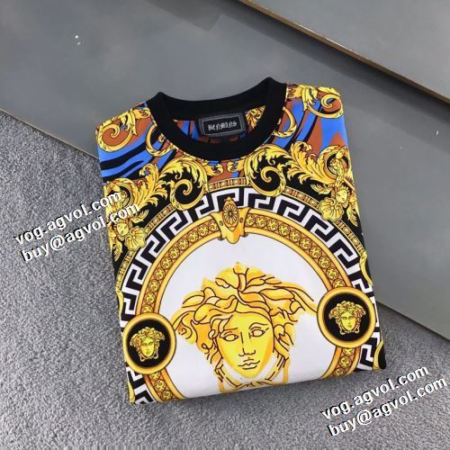 2021秋冬 ヴェルサーチVERSACE ヴェルサーチコピー 数に限りがある 迷彩総柄 秋着用 プルオーバーパーカー 存在感のある