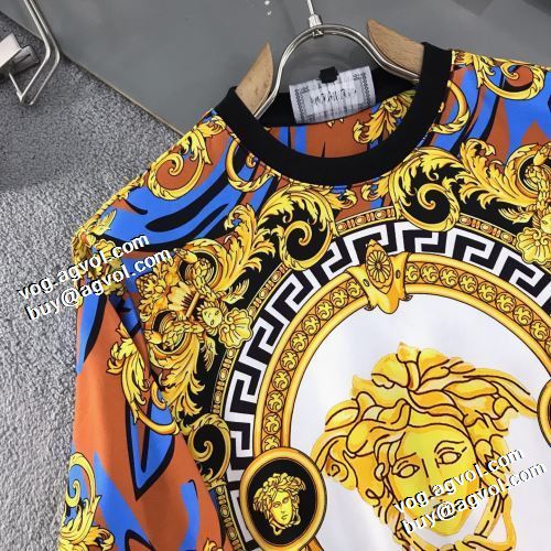 2021秋冬 ヴェルサーチVERSACE ヴェルサーチコピー 数に限りがある 迷彩総柄 秋着用 プルオーバーパーカー 存在感のある