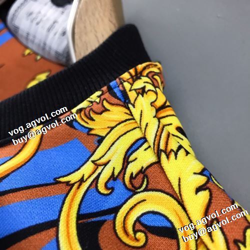 2021秋冬 ヴェルサーチVERSACE ヴェルサーチコピー 数に限りがある 迷彩総柄 秋着用 プルオーバーパーカー 存在感のある