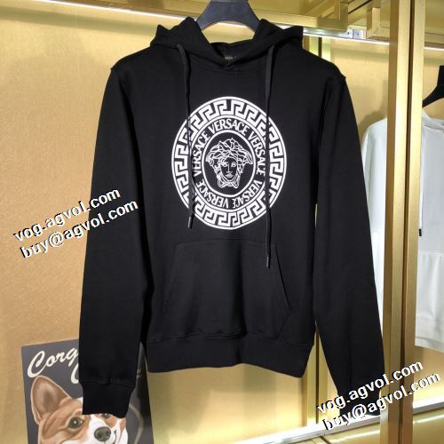 2021秋冬 ヴェルサーチVERSACE パーカー 極上の着心地 ヴェルサーチコピーブランド プリントパーカ 秋着用
