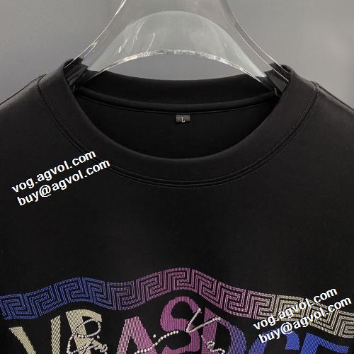 2022早春 ヴェルサーチVERSACE 3色可選 選べる極上 ヴェルサーチスーパーコピー おしゃれさ抜群パーカ オシャレロゴパーカー ヴェルサーチコピー