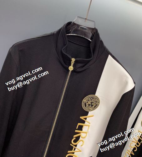 シンプルなデザイン 適度な厚み ファッション 人気 ヴェルサーチスーパーコピー 2022早春 ヴェルサーチVERSACE セットアップ上下 秋のお出かけに最適