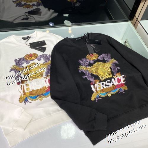 2色可選 プルオーバーパーカー リブ付 厚手の生地 防寒 2022早春 ヴェルサーチVERSACE ロゴパーカー ヴェルサーチブランドスーパーコピー