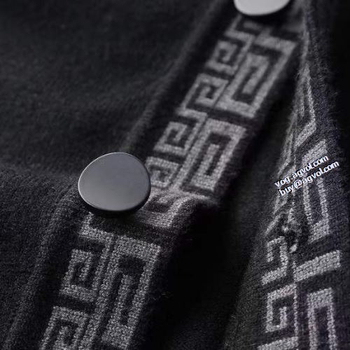 おしゃれな装い ヴェルサーチスーパーコピー 売れ筋のいい 2021秋冬 ヴェルサーチVERSACE セーター ハリのある 