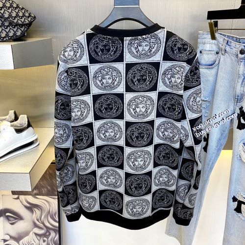 秋の定番 耐久性のある おしゃれさ抜群パーカ ヴェルサーチコピー ブランド 2022新作 VERSACE プルオーバーパーカー オリジナルプリント