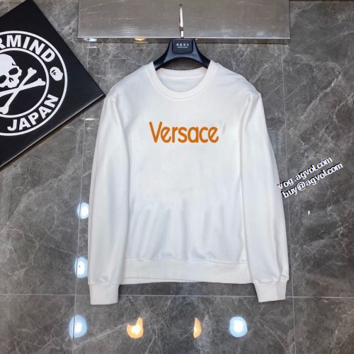 2022新作 VERSACE プルオーバーパーカー 2色可選 お洒落に魅せる ロゴパーカー 程よい厚み 存在感のある ヴェルサーチブランド 偽物 通販