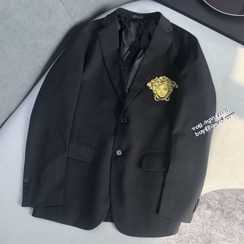 2色可選 落ち着いた感覚 スナップ止め仕様 2022新作 VERSACE スーツ レジャー コート ヴェルサーチスーパーコピー 高級感漂わせる