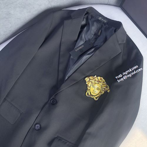 2色可選 落ち着いた感覚 スナップ止め仕様 2022新作 VERSACE スーツ レジャー コート ヴェルサーチスーパーコピー 高級感漂わせる
