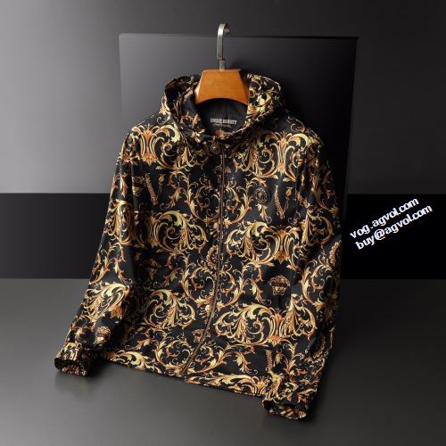 2022新作 VERSACE ブルゾン コート 大花プリント ヴェルサーチスーパーコピー 激安 人目を惹くデザイン 防寒機能ある 大好評
